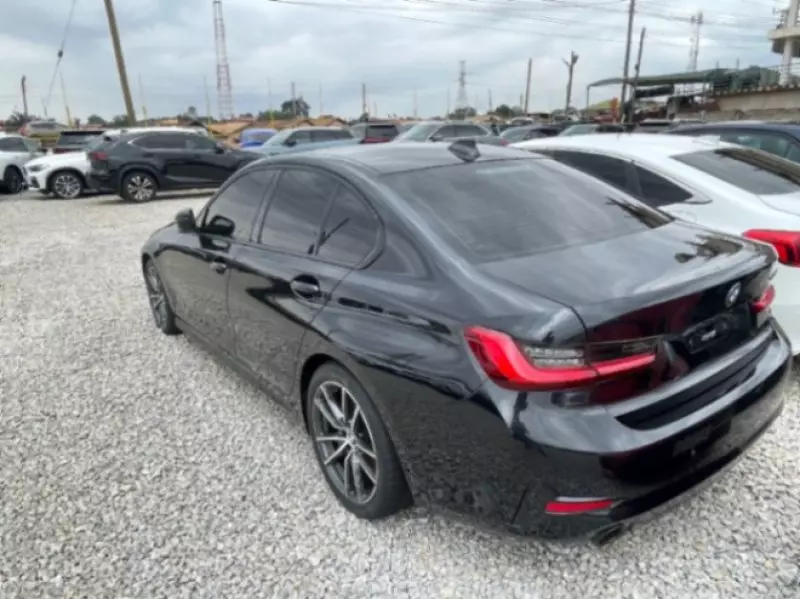 BMW 330   - 2020