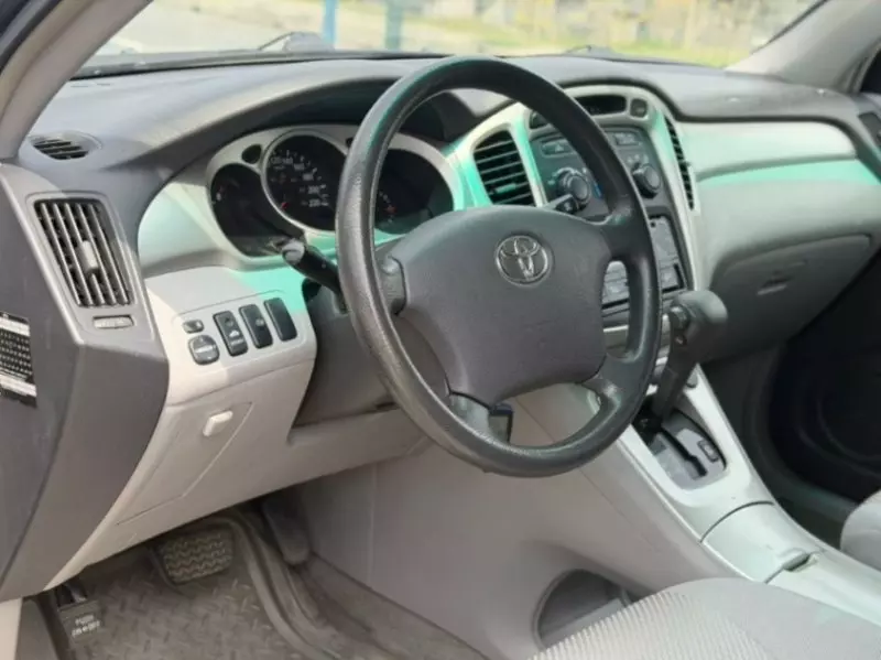 Toyota Highlander   - 2005