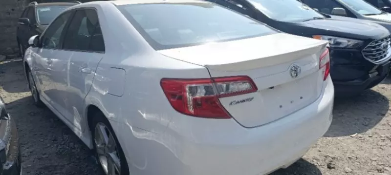 Toyota camry - 2012