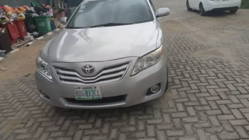 Toyota Camry - 2011