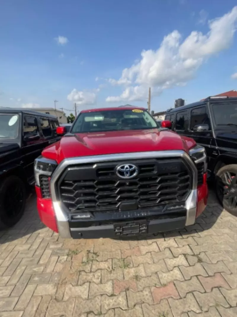 Toyota Tundra   - 2023