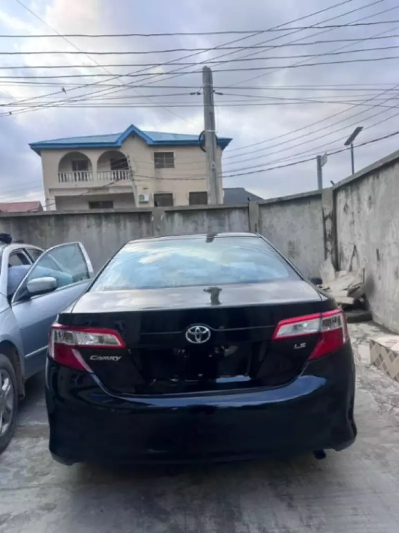 Toyota Camry   - 2012