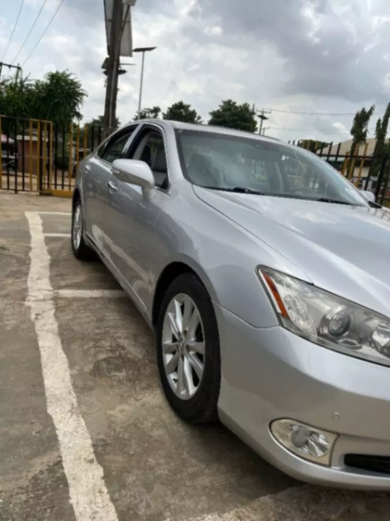 Lexus ES   - 2012