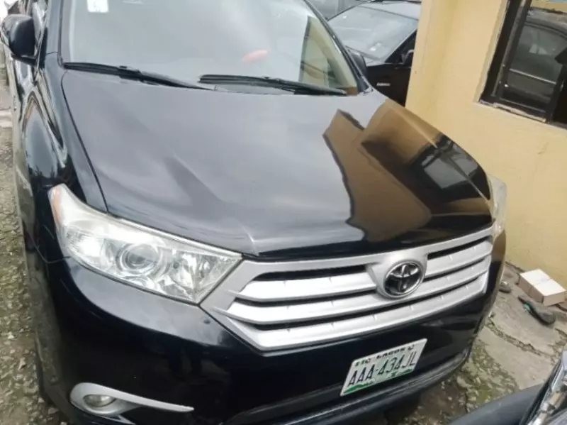 Toyota Highlander   - 2011