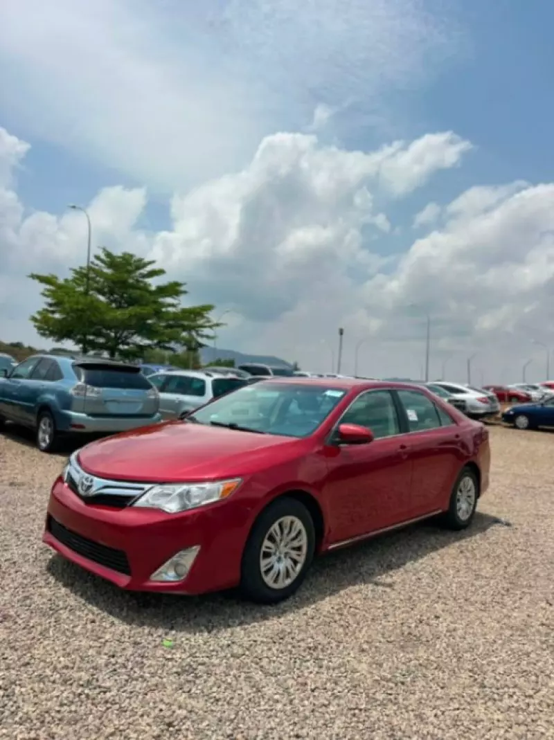 TOYOTA Camry   - 2012
