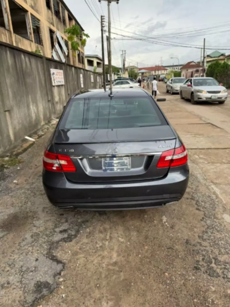 Mercedes-Benz E-class   - 2012