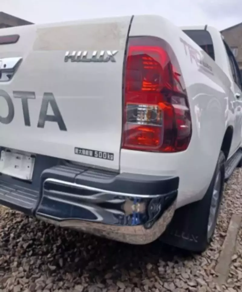 TOYOTA Hilux   - 2019