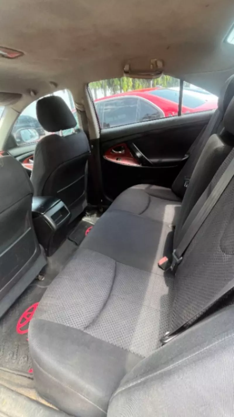 TOYOTA Camry   - 2010