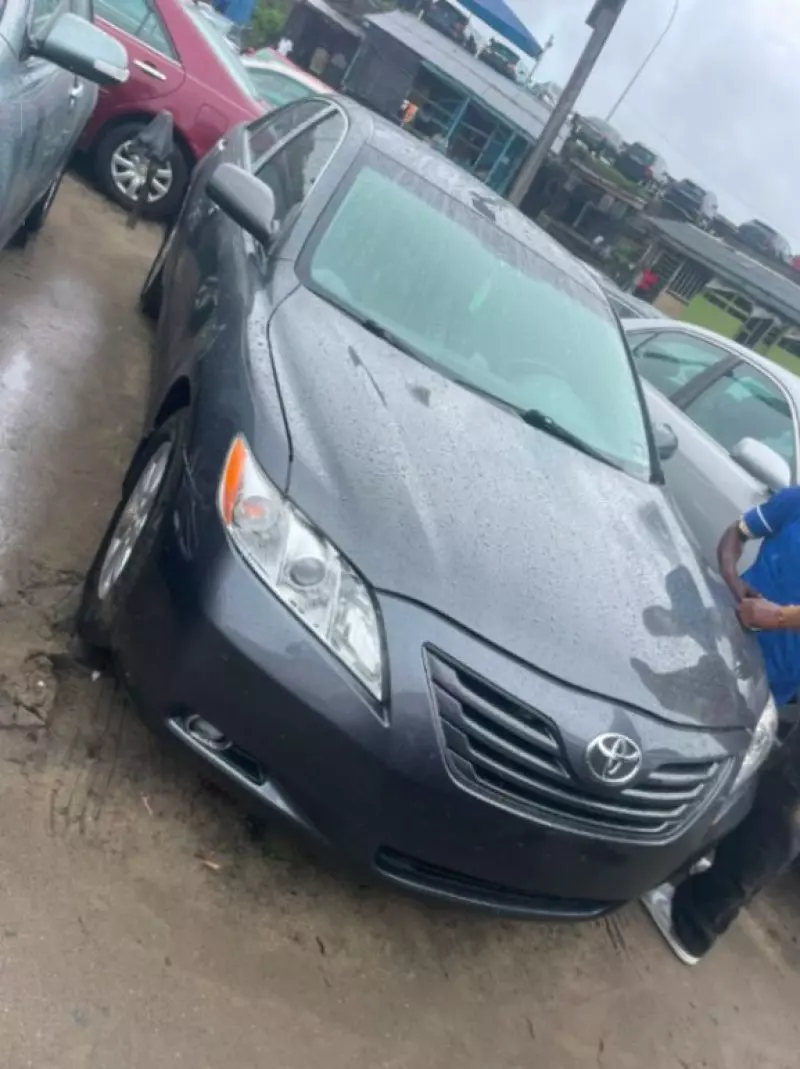 TOYOTA Camry   - 2009
