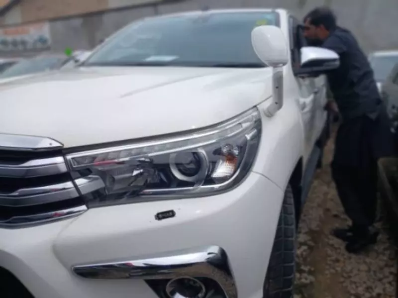 Toyota Hilux   - 2017