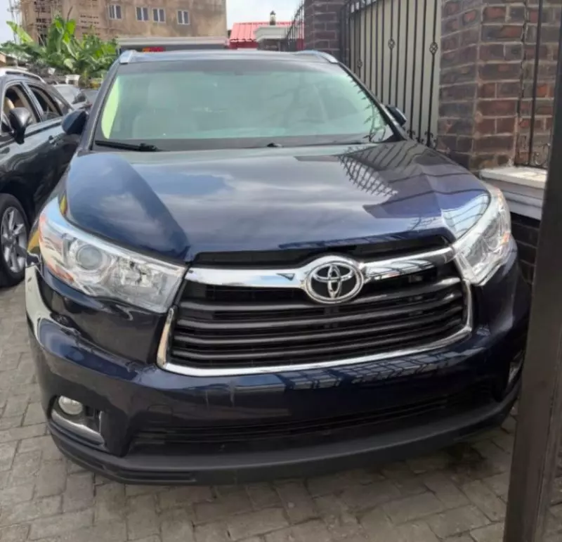 TOYOTA Highlander   - 2016