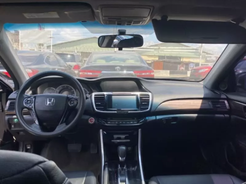 Honda Accord   - 2017
