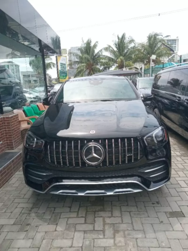 Mercedes-Benz GLE 53 S   - 2021