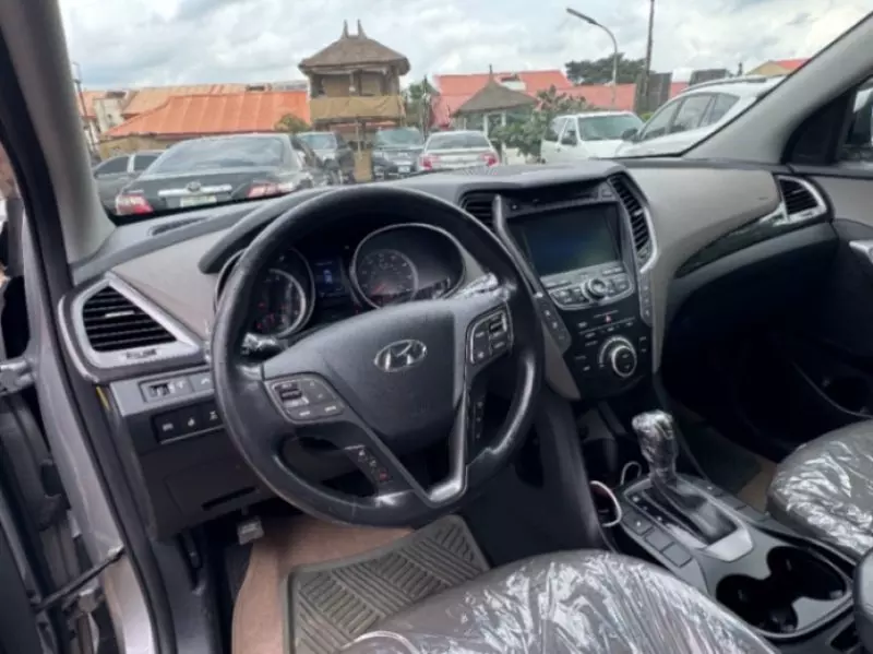 Hyundai Santa Fe   - 2014