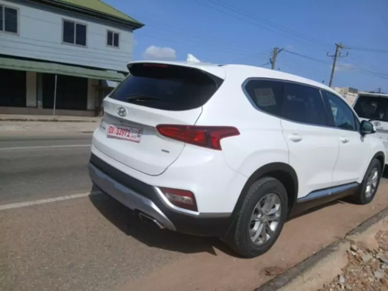 Hyundai Santa Fe   - 2020
