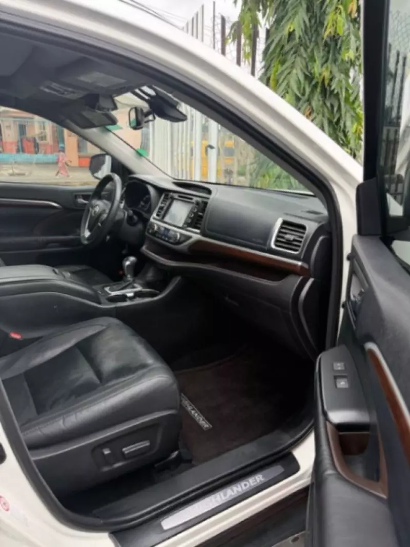 TOYOTA Highlander   - 2016