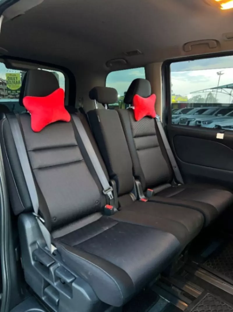 Nissan Serena   - 2018