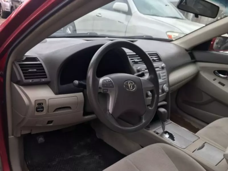 Toyota Camry - 2010