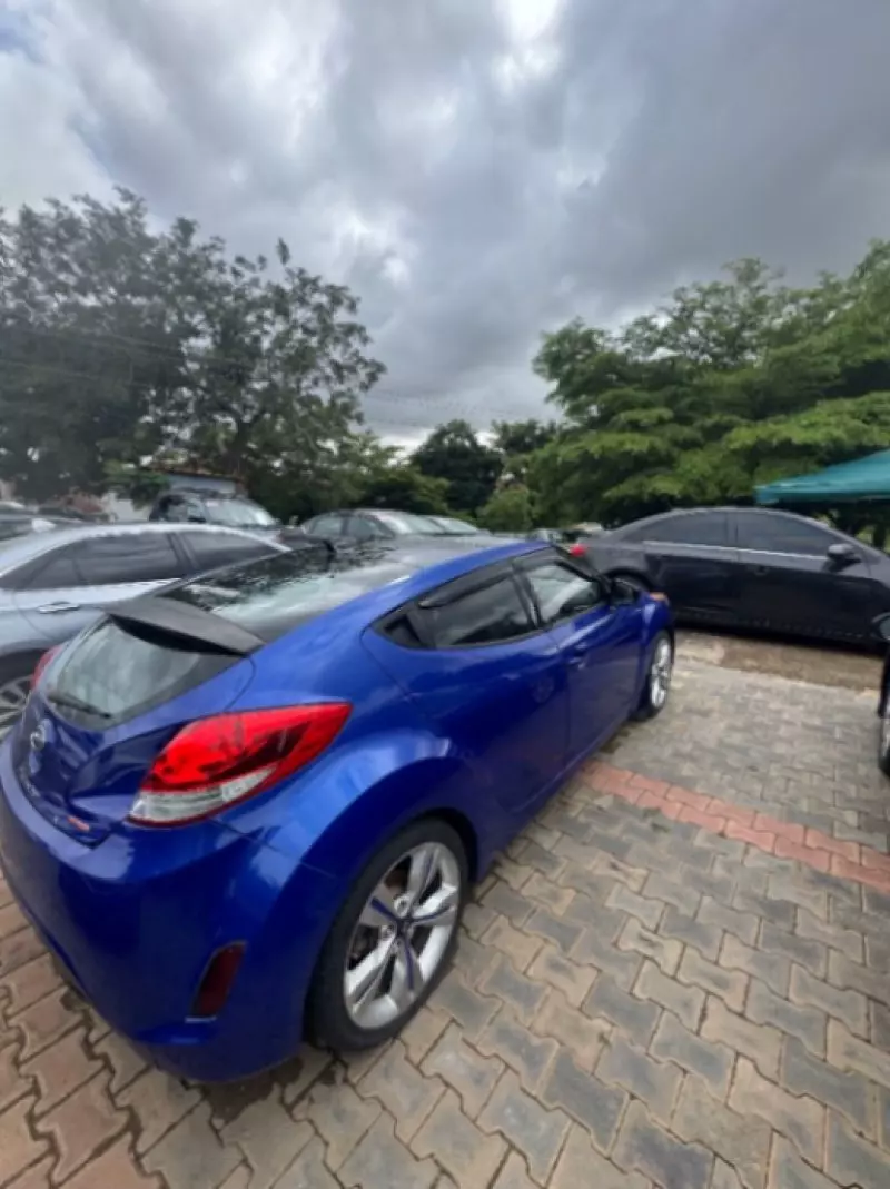 Hyundai Veloster   - 2012