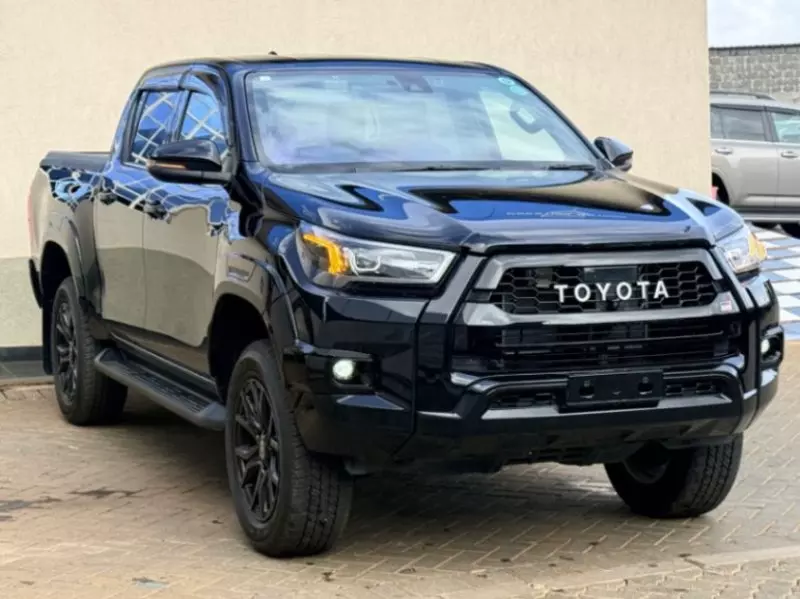 Toyota Hilux    - 2023