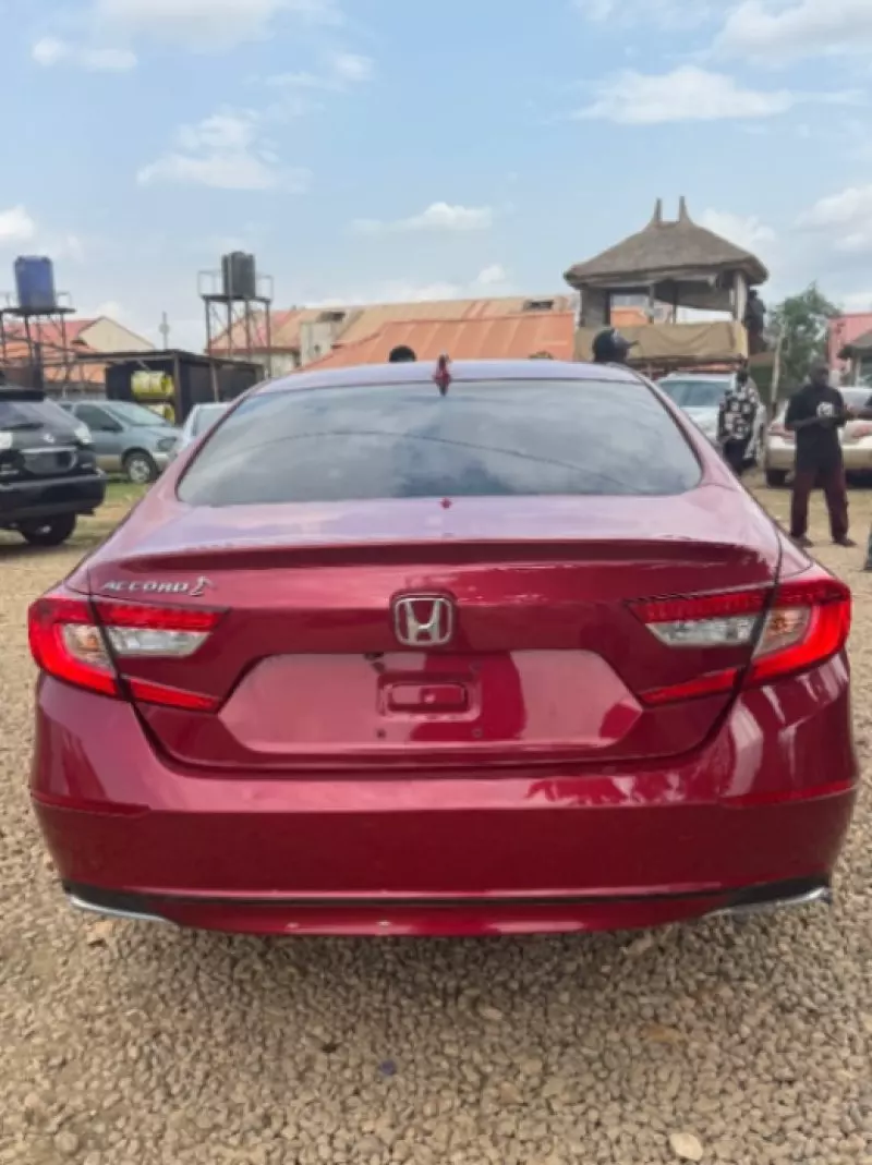 Honda Accord   - 2018