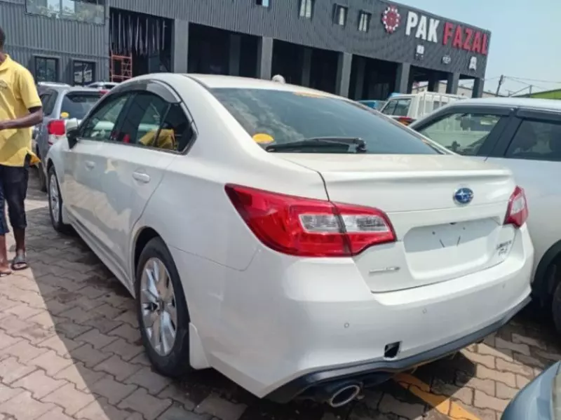 Subaru Legacy    - 2017