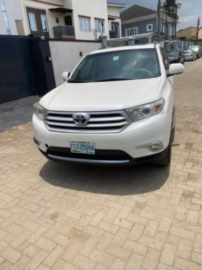 TOYOTA Highlander   - 2011