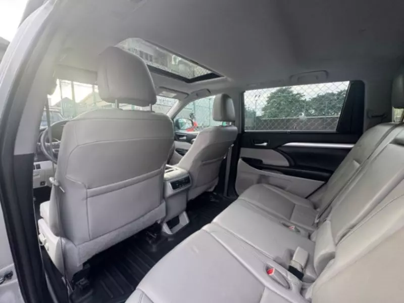 TOYOTA Highlander   - 2019
