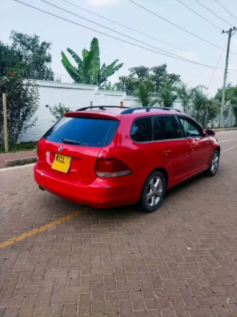 Volkswagen Golf   - 2011