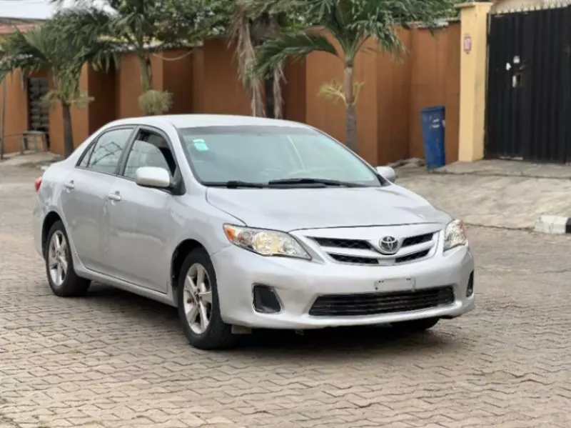 Toyota Corolla - 2012