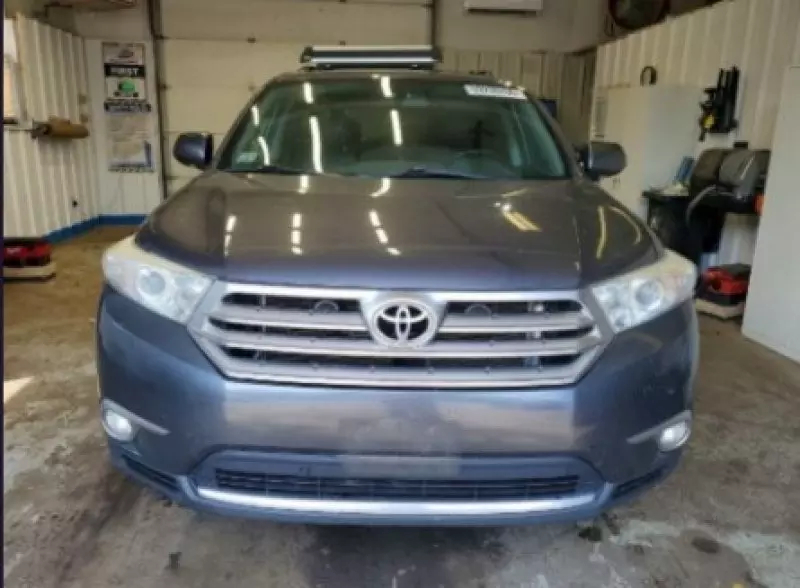 TOYOTA Highlander   - 2013