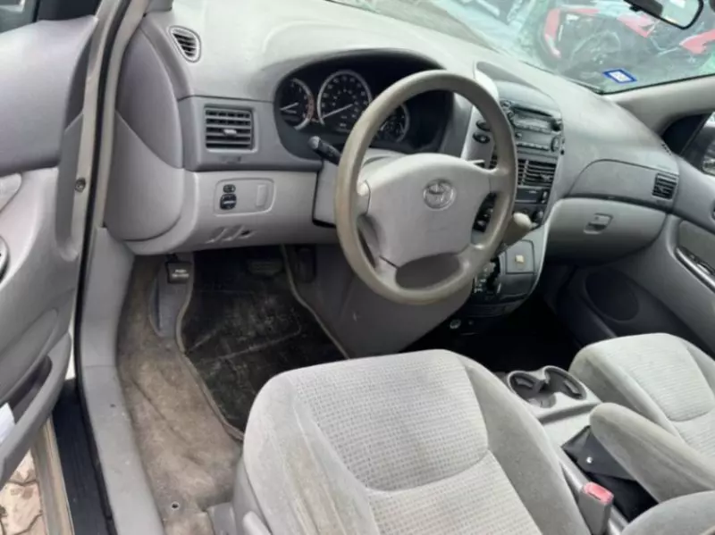 Toyota Sienna - 2006
