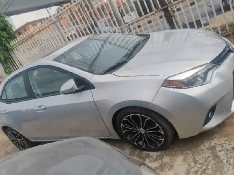 Toyota Corolla   - 2014