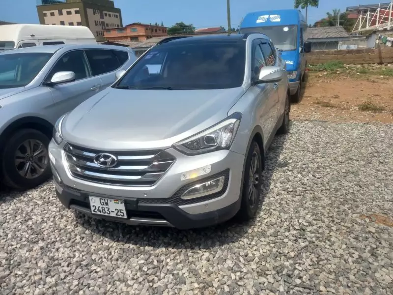 Hyundai Santa Fe   - 2013