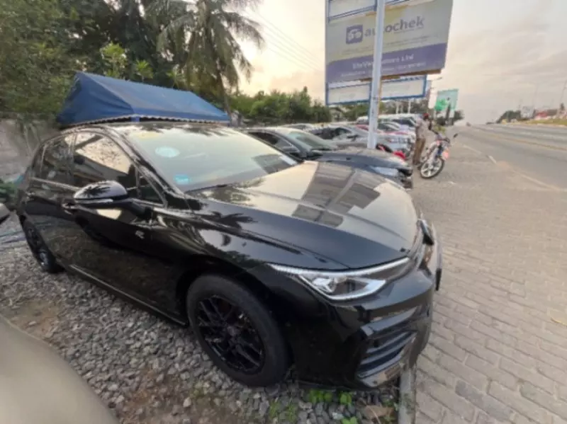 Volkswagen Golf - 2025