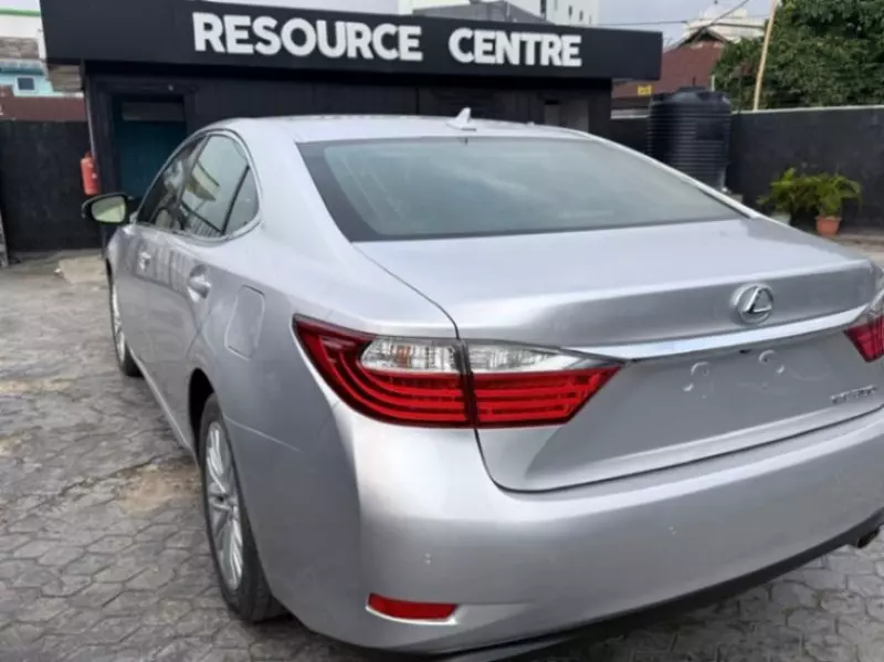 Lexus ES   - 2013