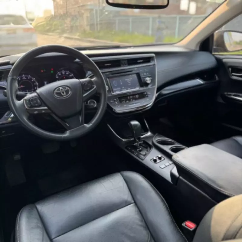 Toyota Avalon   - 2016