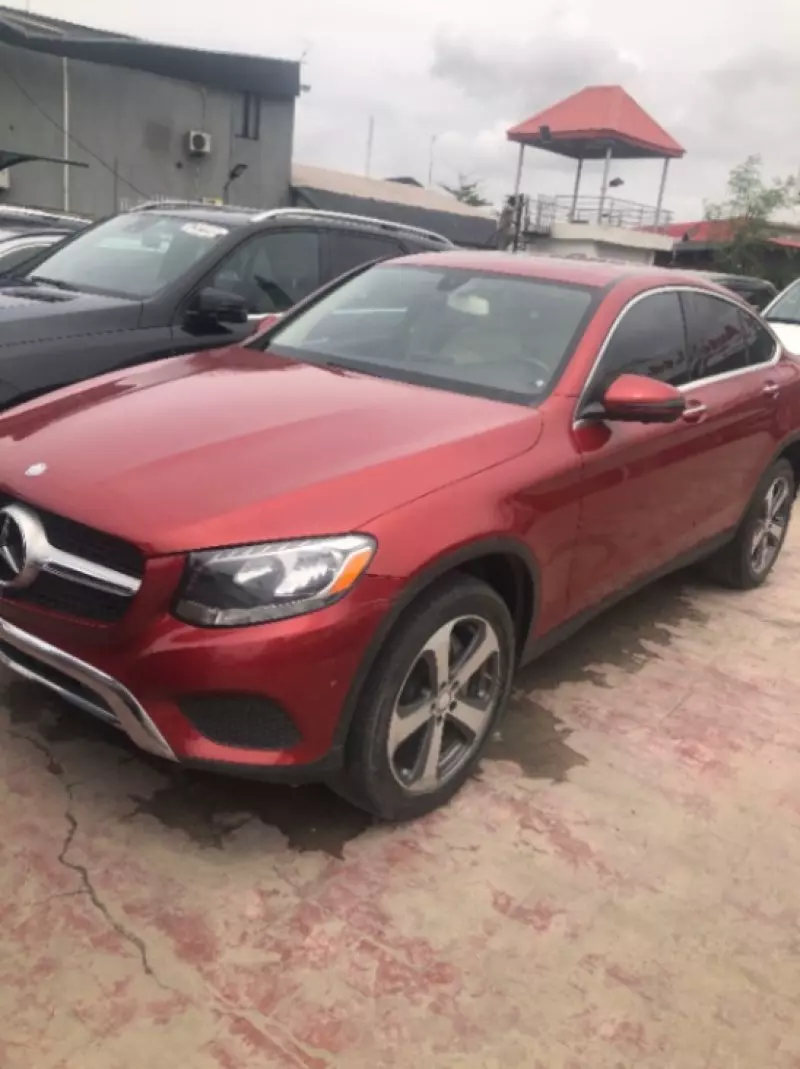 Mercedes-Benz GLC 300   - 2016