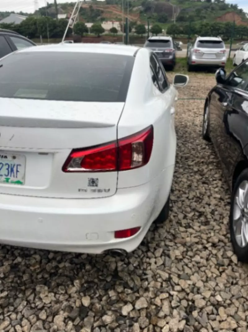 Lexus IS 350   - 2011