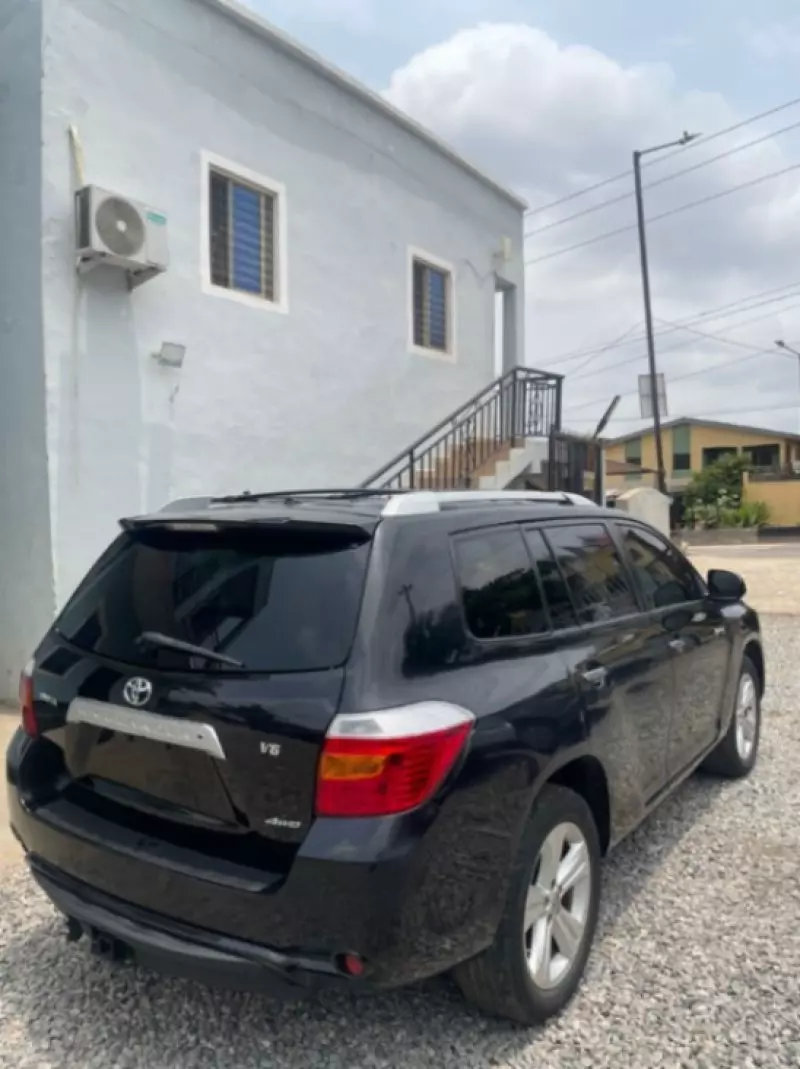 Toyota Highlander   - 2010