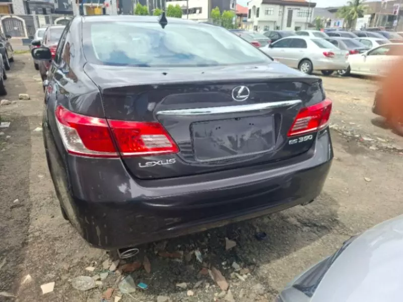 Lexus ES 250   - 2011
