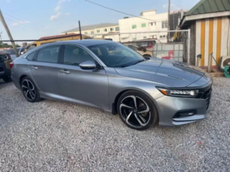 Honda Accord   - 2019