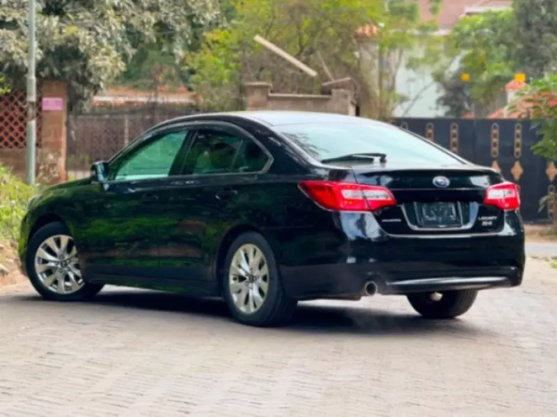 Subaru Legacy   - 2017