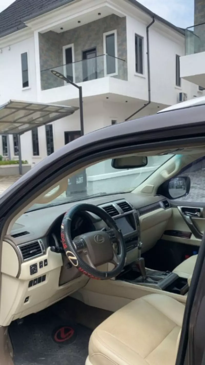 Lexus GX 460   - 2012