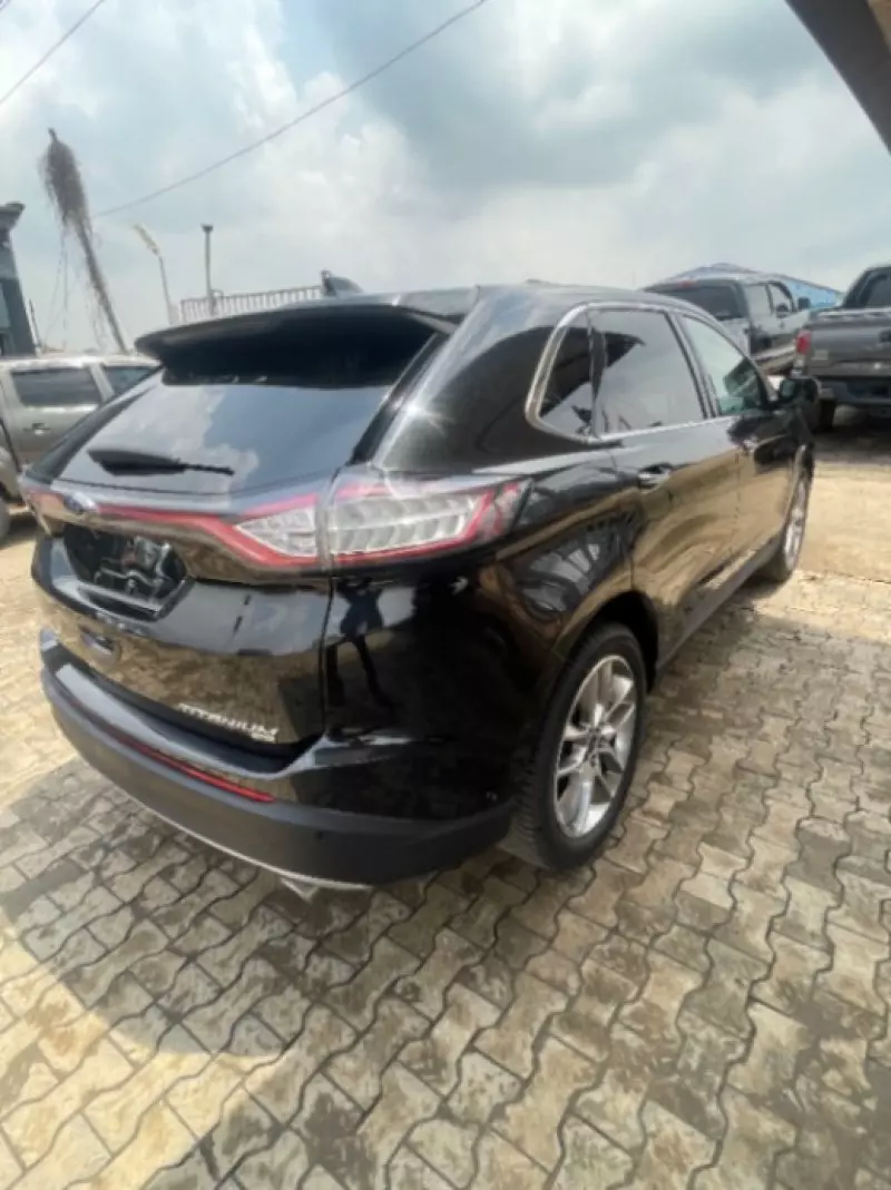 Ford Edge   - 2015