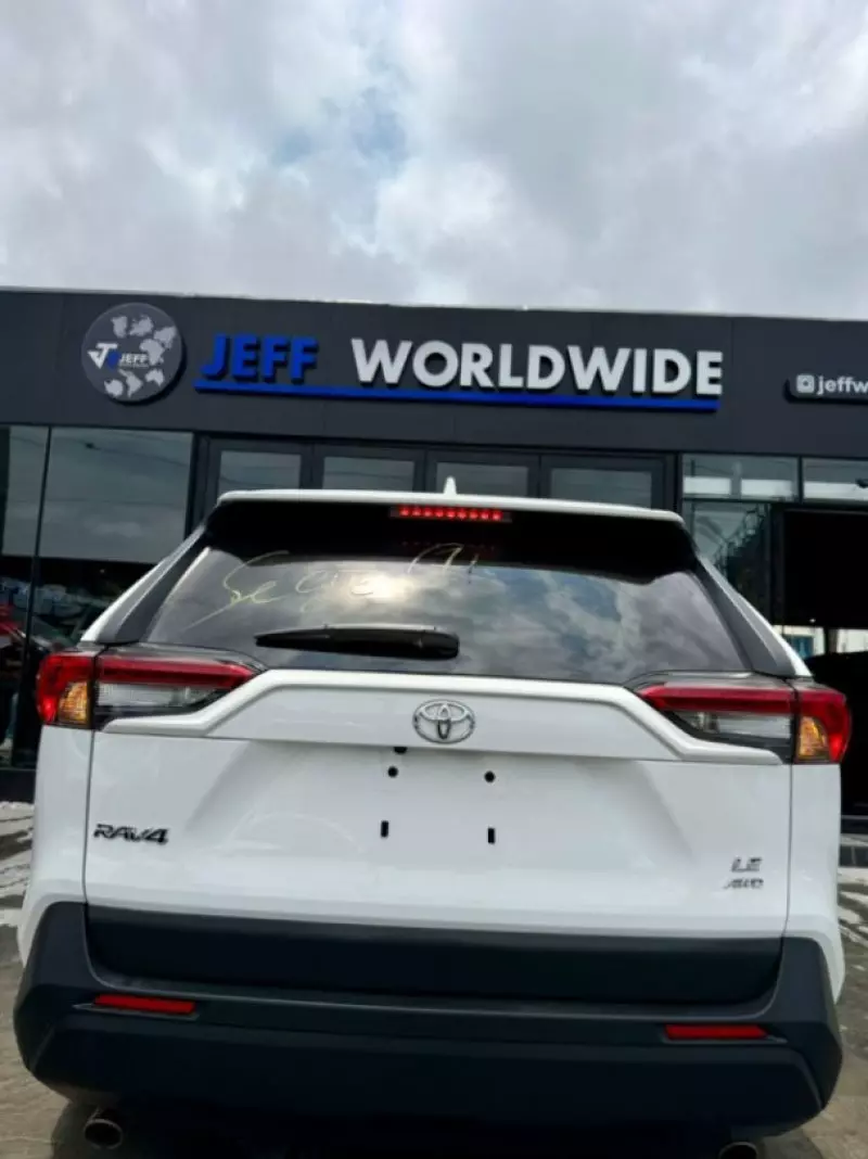 Toyota RAV 4   - 2024