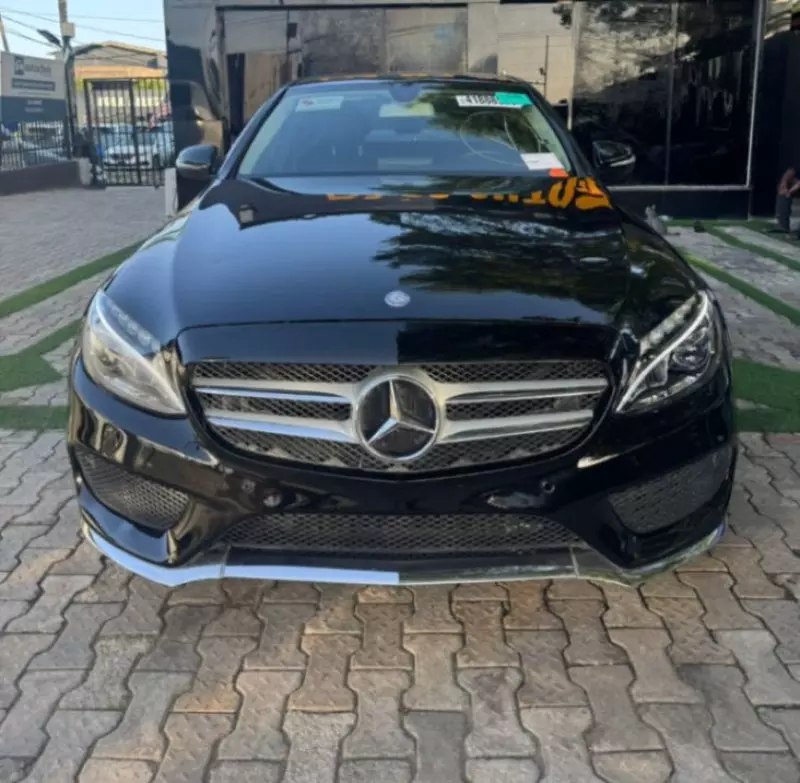 Mercedes-Benz C 300   - 2015