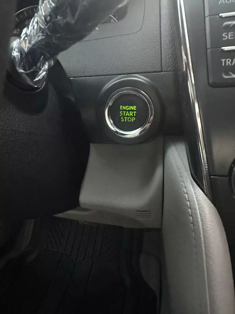Toyota Camry   - 2013