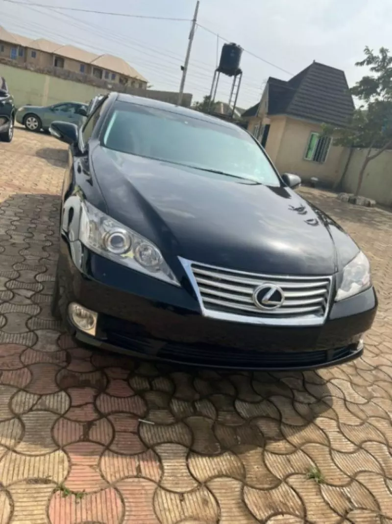 Lexus ES - 2010