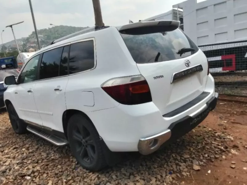 TOYOTA Highlander   - 2010